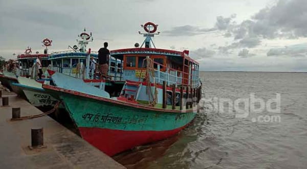 ১৩ ঘণ্টা পর পাটুরিয়া-দৌলতদিয়ায় লঞ্চ পারাপার শুরু ১৩ ঘণ্টা পর পাটুরিয়া-দৌলতদিয়ায় লঞ্চ পারাপার শুরু