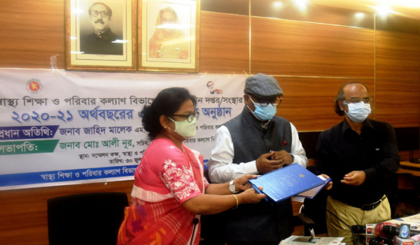হাসপাতালে ৬০ শতাংশ কোভিড শয্যা খালি: স্বাস্থ্যমন্ত্রী হাসপাতালে ৬০ শতাংশ কোভিড শয্যা খালি: স্বাস্থ্যমন্ত্রী