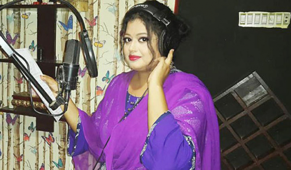 ‘গানটি লোক আঙ্গিকে গেয়েছি’ ‘গানটি লোক আঙ্গিকে গেয়েছি’