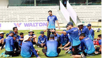 কোটি টাকা হারানোর শঙ্কা জাতীয় দলের ক্রিকেটারদের কোটি টাকা হারানোর শঙ্কা জাতীয় দলের ক্রিকেটারদের