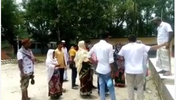 ভারতে ফিরতে বাংলাদেশে আটকে পড়াদের আকুতি ভারতে ফিরতে বাংলাদেশে আটকে পড়াদের আকুতি