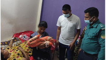 অসহায় মা ও শিশুর পাশে জিএমপি কমিশনার অসহায় মা ও শিশুর পাশে জিএমপি কমিশনার