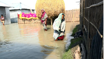 কুড়িগ্রামে বন্যায় দুর্ভোগ : ৬ জনের মৃত্যু কুড়িগ্রামে বন্যায় দুর্ভোগ : ৬ জনের মৃত্যু