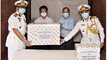 সংসদে করোনার স্বাস্থ্য সুরক্ষা ও নিরাপত্তা সামগ্রী দিলো নৌবাহিনী সংসদে করোনার স্বাস্থ্য সুরক্ষা ও নিরাপত্তা সামগ্রী দিলো নৌবাহিনী