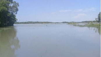 সিলেটে ধীরগতিতে নামছে পানি, বাড়ছে দুর্ভোগ