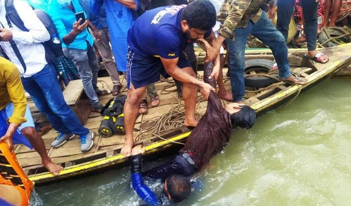 লঞ্চডুবি: নারায়ণগঞ্জ থেকে আসছে উদ্ধারকারী জাহাজ