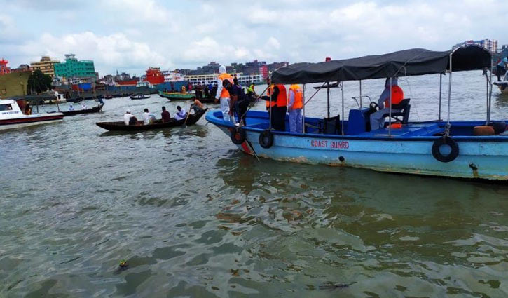 ২৬ ঘণ্টা পর টেনে তোলা হলো ‘মর্নিং বার্ড’ ২৬ ঘণ্টা পর টেনে তোলা হলো ‘মর্নিং বার্ড’