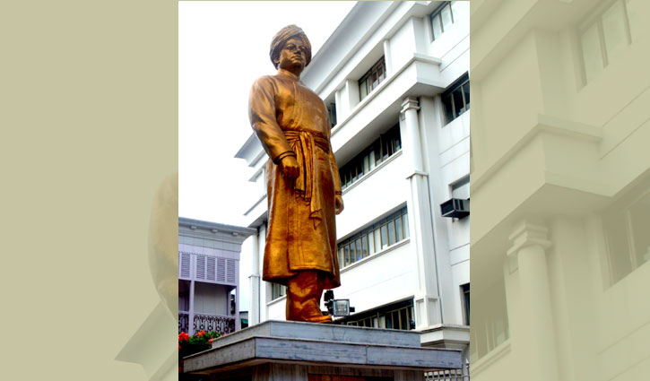 স্বামী বিবেকানন্দের জন্মভিটায় স্বামী বিবেকানন্দের জন্মভিটায়