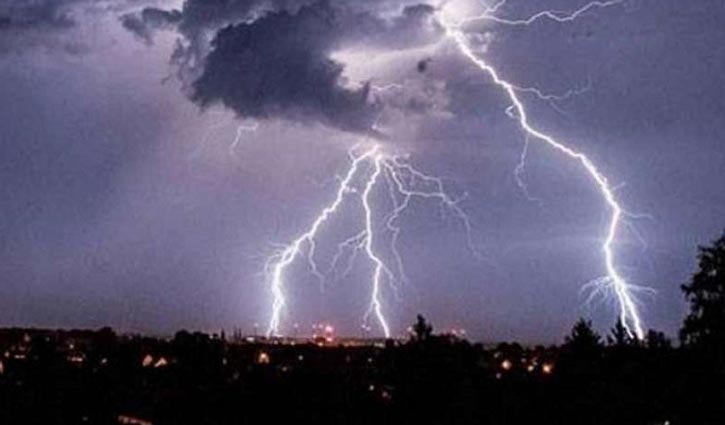 Lightning strikes kill 83 in Bihar 