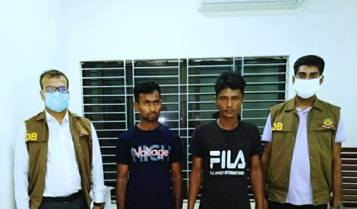 চট্টগ্রামে ৫০০০ ইয়াবাসহ গ্রেপ্তার ২ চট্টগ্রামে ৫০০০ ইয়াবাসহ গ্রেপ্তার ২