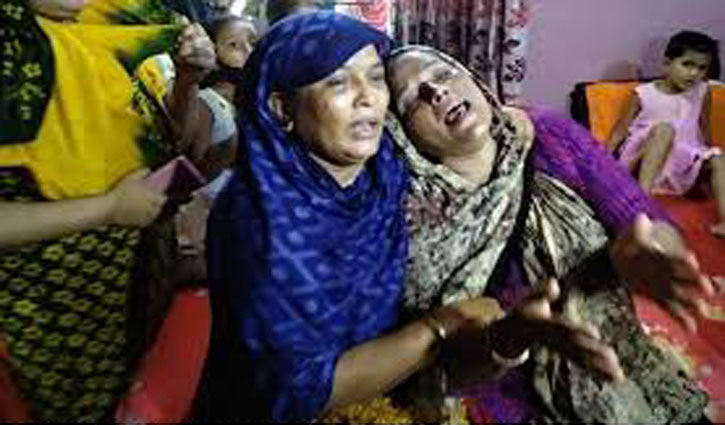 ঘুড়ি উৎসবে আমন্ত্রণ না জানানোর রেশ ধরে পিটিয়ে হত্যা ঘুড়ি উৎসবে আমন্ত্রণ না জানানোর রেশ ধরে পিটিয়ে হত্যা