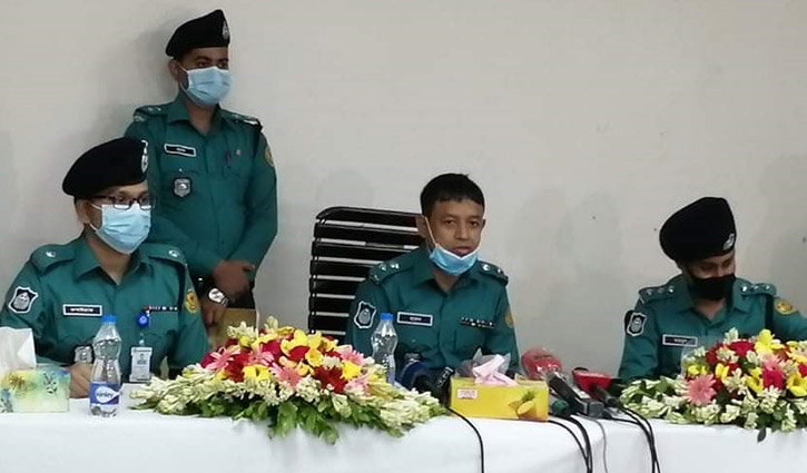 ওয়ালটন শোরুমে ডাকাতি: দুইজন রিমান্ডে, একজন কারাগারে ওয়ালটন শোরুমে ডাকাতি: দুইজন রিমান্ডে, একজন কারাগারে