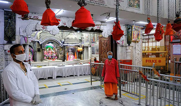 11,000 test corona positive in a day in India