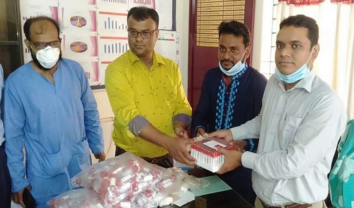 হাসপাতালে ১১০০ কিট দিলেন যুবলীগ নেতা ছবির হোসেন