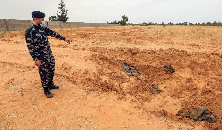 8 mass graves found in Libya
