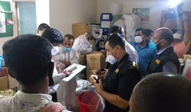 ঢাকায় নকল হ্যান্ড স্যানিটাইজার জব্দ, ৯ জনকে জরিমানা