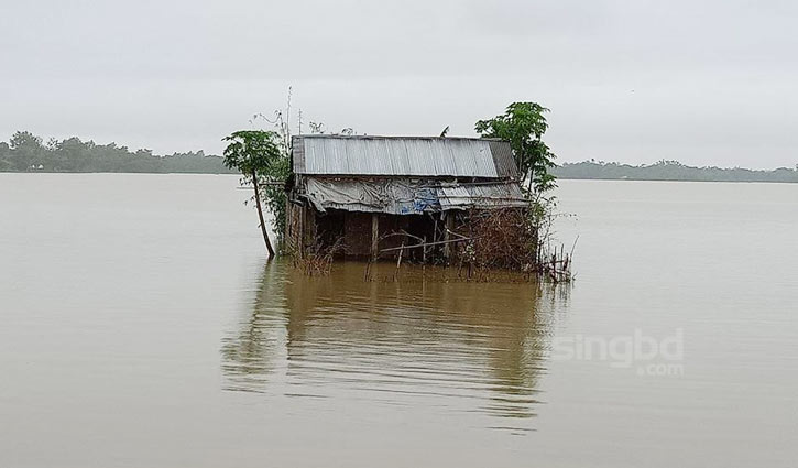 সুনামগঞ্জে লক্ষাধিক মানুষ পানিবন্দি