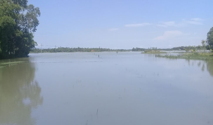 সিলেটে ধীরগতিতে নামছে পানি, বাড়ছে দুর্ভোগ