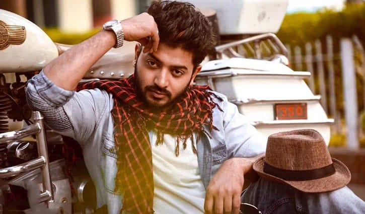 বি‌য়ের গুঞ্জ‌নে মু‌খে কুলুপ এঁটে‌ছেন বাপ্পি