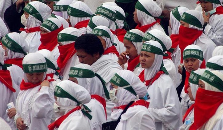 Malaysia bars its citizens from Hajj