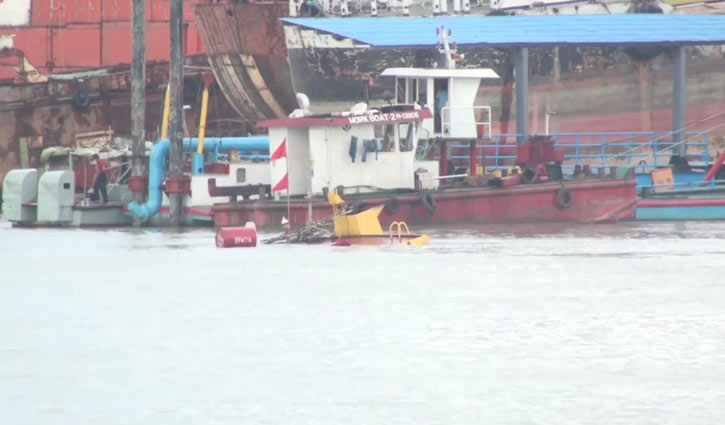 শীতলক্ষ্যায় জাহাজের ধাক্কায় বাল্কহেড ডুবি, ১ জনের মরদেহ উদ্ধার