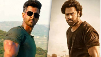 একসঙ্গে হৃতিক-প্রভাস একসঙ্গে হৃতিক-প্রভাস