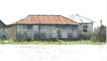 কুড়িগ্রামে বন্যা পরিস্থিতির কিছুটা উন্নতি, পানি সরেনি বাড়ি-ঘরের কুড়িগ্রামে বন্যা পরিস্থিতির কিছুটা উন্নতি, পানি সরেনি বাড়ি-ঘরের