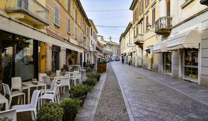 Coronavirus infects 2313 in a day in Italy