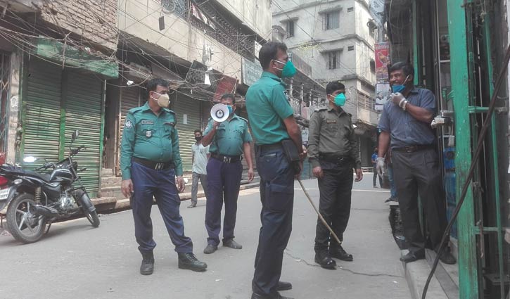 করোনা ‘ছুটিতে’ রাজধানীর হালচাল করোনা ‘ছুটিতে’ রাজধানীর হালচাল