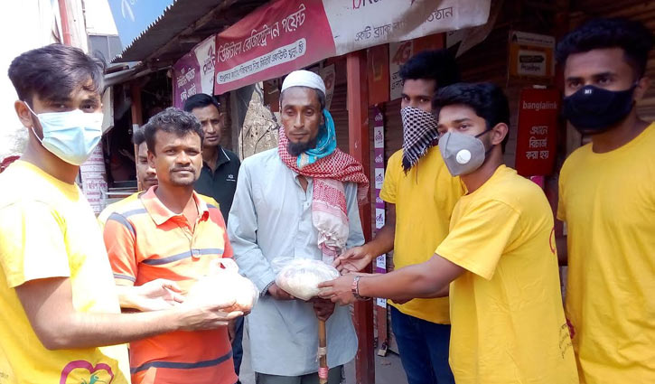 করোনা: অসহায়দের পাশে হাকিমপুর ফাউন্ডেশন করোনা: অসহায়দের পাশে হাকিমপুর ফাউন্ডেশন