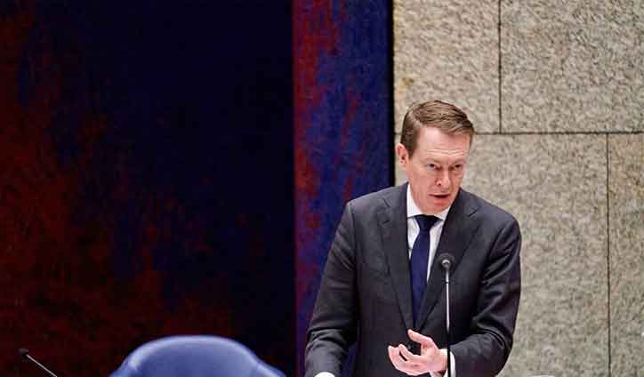Netherlands health minister resigns