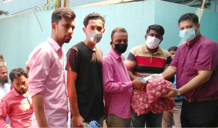 তরুণ ব্যবসায়ীর প্রশংসনীয় উদ্যোগ তরুণ ব্যবসায়ীর প্রশংসনীয় উদ্যোগ