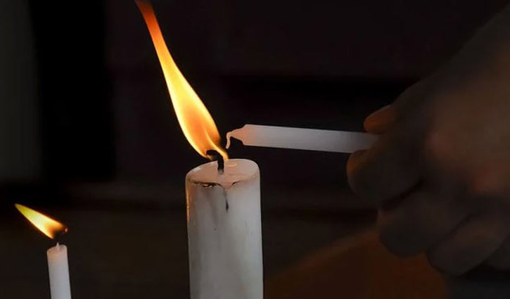 করোনার বিরুদ্ধে ৯ মিনিটের অন্ধকার জয়ের গল্প