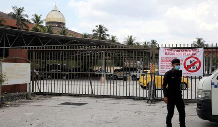 করোনাভাইরাস: ২ হাজার রোহিঙ্গাকে খুঁজছে মালয়েশিয়ার পুলিশ