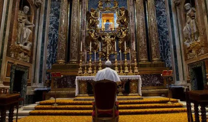 Pope urges people not to fear over coronavirus