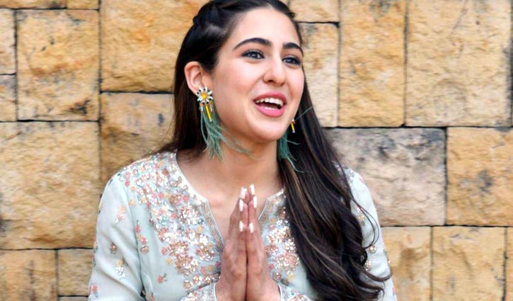 ভাইয়ের সঙ্গে সারার বিকিনি পরা ছবি!