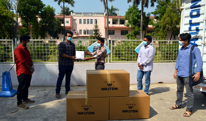 রামেক হাসপাতালে ওয়ালটনের পিপিই প্রদান রামেক হাসপাতালে ওয়ালটনের পিপিই প্রদান