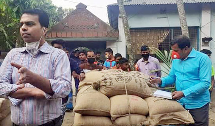ঠাকুরগাঁওয়ে ৬৮ বস্তা সরকারি চালসহ আটক ১ ঠাকুরগাঁওয়ে ৬৮ বস্তা সরকারি চালসহ আটক ১