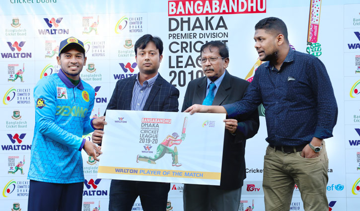 মুশফিকের আবাহনী অভিষেকে সেঞ্চুরি, দলও পেল জয় মুশফিকের আবাহনী অভিষেকে সেঞ্চুরি, দলও পেল জয়