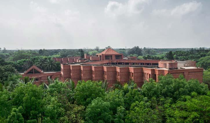 কখনো পাখির গান কখনো গাছের ছায়া