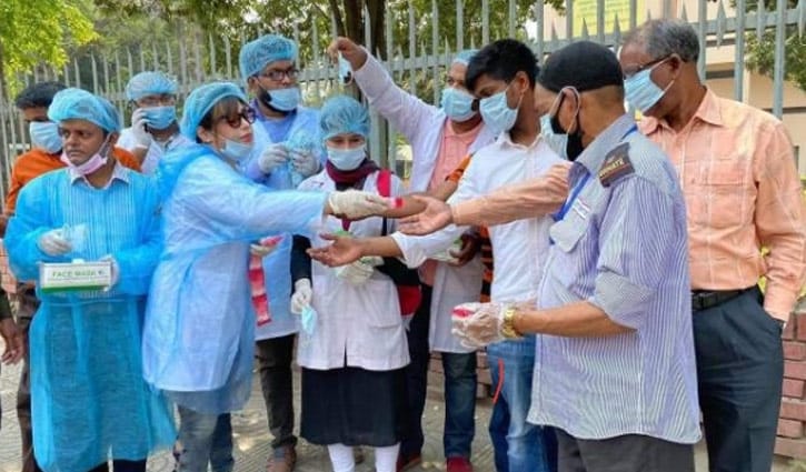 ‘করোনা আক্রান্তদের চিকিৎসা সেবা দিতে আমি প্রস্তুত’ ‘করোনা আক্রান্তদের চিকিৎসা সেবা দিতে আমি প্রস্তুত’