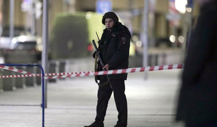 জোরে কথা বলায় ৫ জনকে গুলি করে হত্যা!