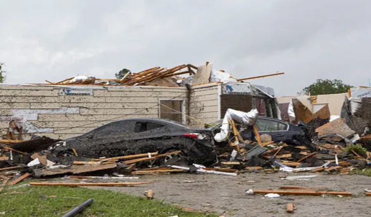 শক্তিশালী ঘূর্ণিঝড়ে ৬ জনের প্রাণহানি