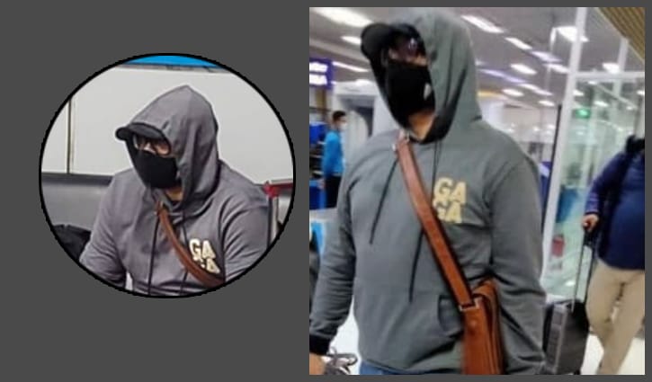 বিমানবন্দরে নিজেকে আড়াল করতেও ব্যর্থ মুরাদ