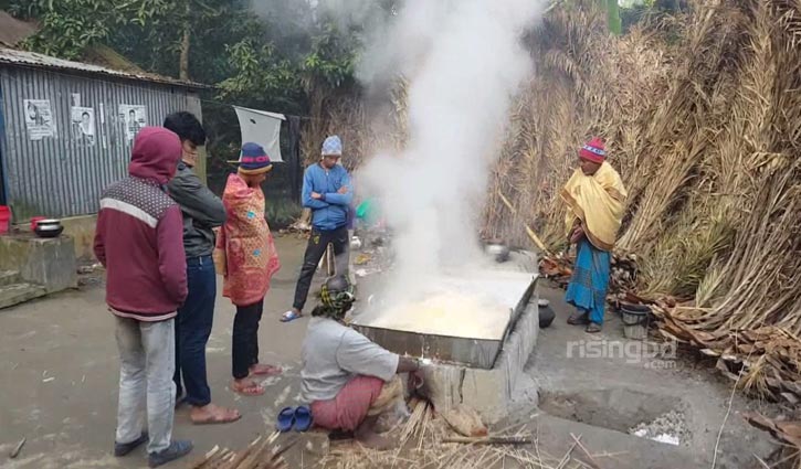 রস-গুড় ঘিরে সেই উৎসব নেই, তবুও…