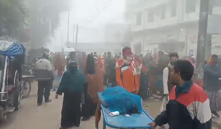 নীলফামারীতে ট্রেনের ধাক্কায় ৪ নারী নিহত নীলফামারীতে ট্রেনের ধাক্কায় ৪ নারী নিহত