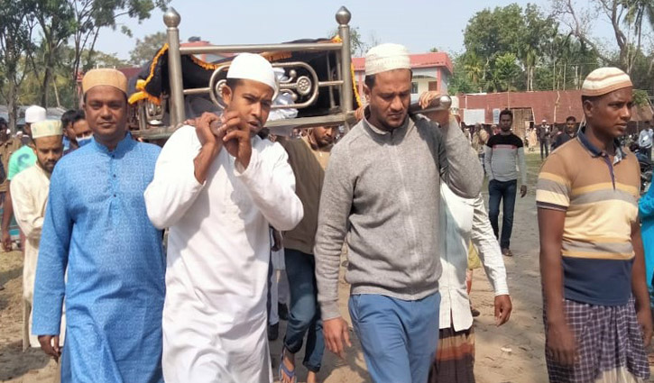 রাইজিংবিডির সহকারী বার্তা সম্পাদক বকুলের বাবার দাফন সম্পন্ন রাইজিংবিডির সহকারী বার্তা সম্পাদক বকুলের বাবার দাফন সম্পন্ন