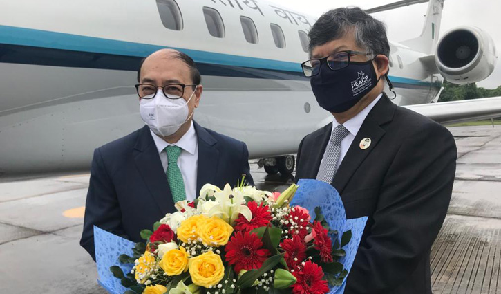 Indian Foreign Secretary Shringla arrives in Dhaka