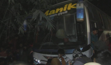 Bus hits auto-rickshaw leaving four dead