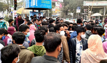 Students withdraw blockade on assurance of holding exam